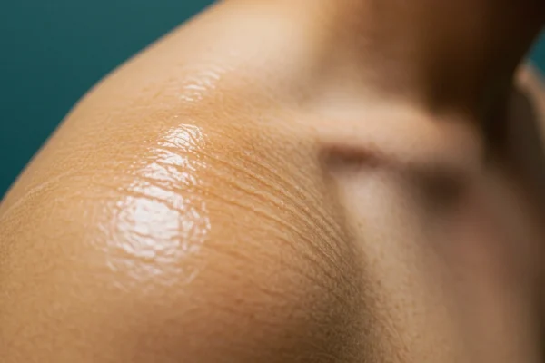 EWC Shoulder Waxing: Men’s 2026 Guide