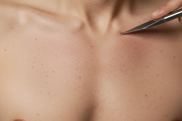 Men’s Chest Grooming: Avoid 2026’s Top 5 Fails